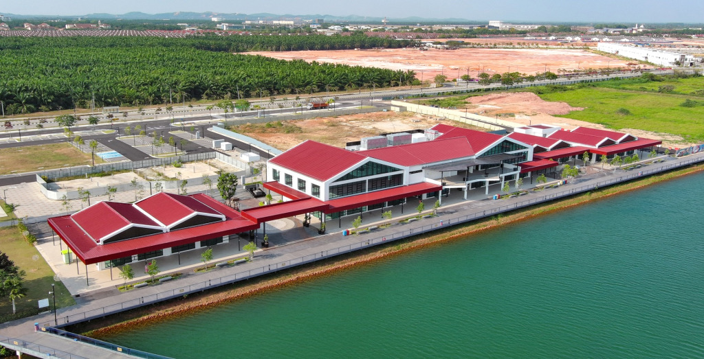 Waterfront Lifestyle Centre 