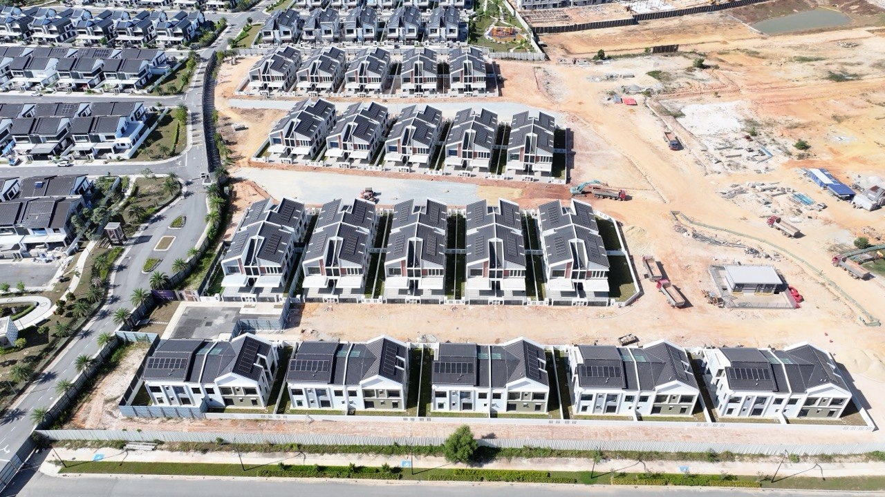 Casablanca 4 (A6-02) - Aerial view. Roof structure and architecture works in progress (2 September 2026)